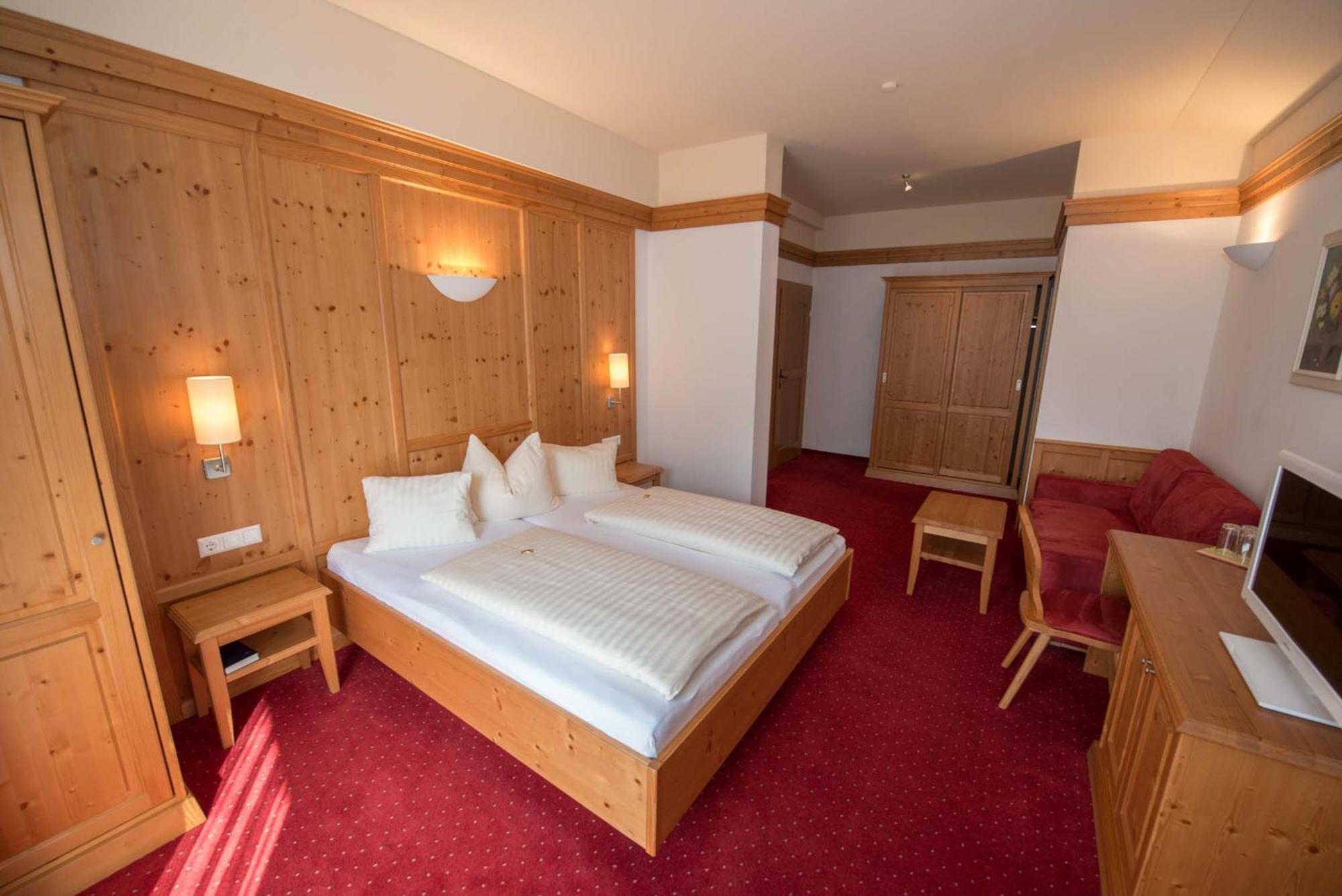 Hotel Brunnwirt Вайсбриах Экстерьер фото